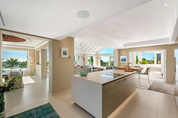 Spacious contemporary villa with guest house in a private hillside setting, Puerto del Almendro, Benahavís