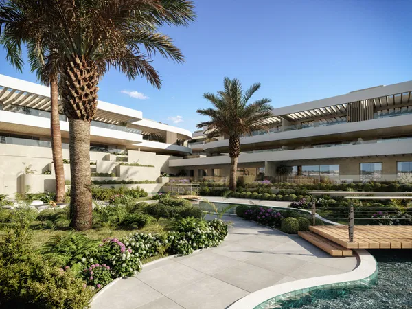 Elegant ground floor apartment with private garden in El Campanario, Estepona