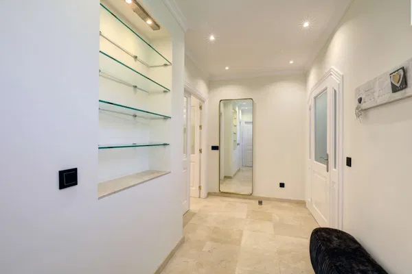 Mediterranean retreat in Cabopino: Villa with Heated Pool just 650m from the Beach