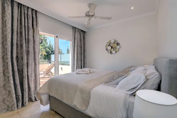 Mediterranean retreat in Cabopino: Villa with Heated Pool just 650m from the Beach