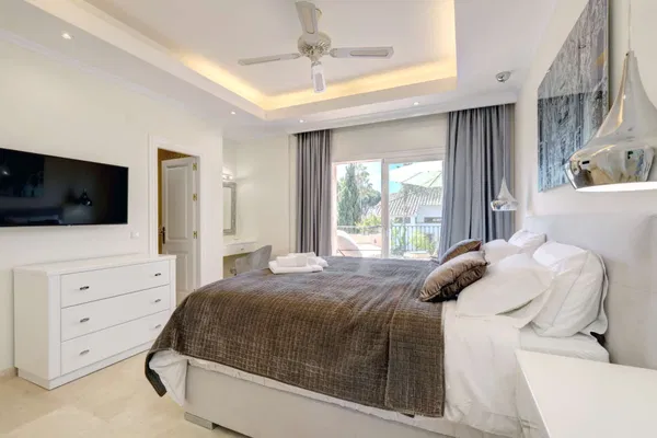 Mediterranean retreat in Cabopino: Villa with Heated Pool just 650m from the Beach