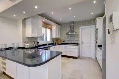 Mediterranean retreat in Cabopino: Villa with Heated Pool just 650m from the Beach